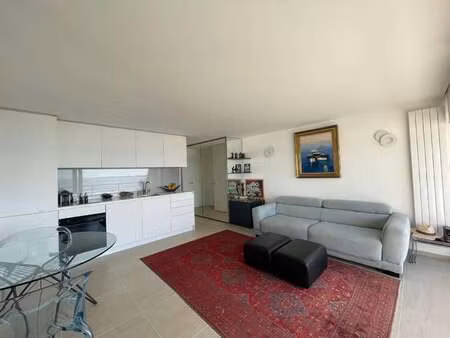 vente appartement t1 bord de mer à larmor-plage (56260) : à vendre t1 bord de mer / 32m² l