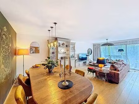 magnifique appartement 2 ch. rénové en parfait état.