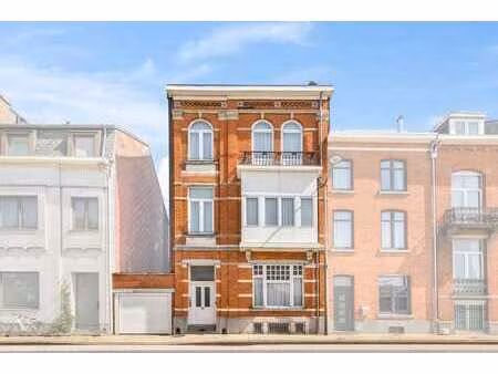maison de maître renové avec jardin et garage