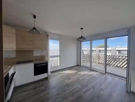 location appartement 3 pièces à couëron (44220) : à louer 3 pièces / 39m² couëron