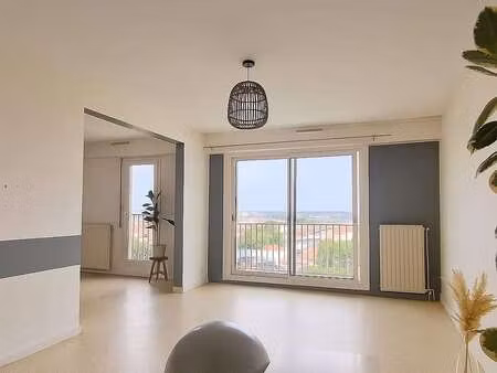 location appartement 4 pièces à rezé (44400) : à louer 4 pièces / 82m² rezé