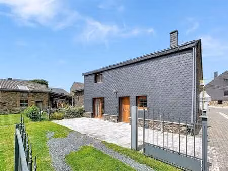 ancienne ferme divisée en deux logements