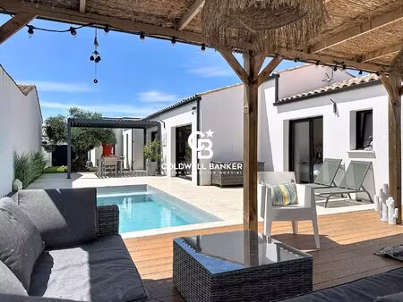 maison contemporaine avec piscine et suite parentale à 20 min de la rochelle