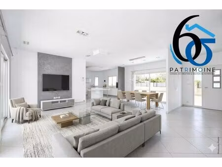 nord toulouse : maison contemporaine plain-pied t5 141 m²