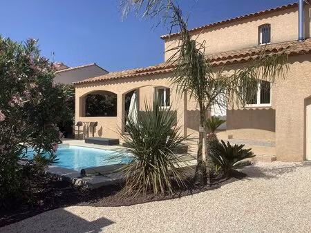 villa 4 faces entièrement rénovée avec piscine à 10 min à pied de la plage