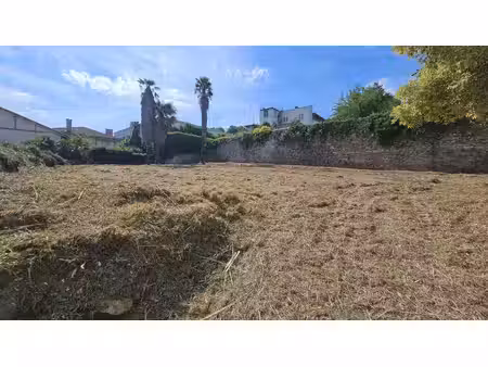 terrain contructible 766 m²/ hyper centre