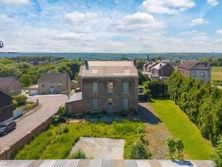 villa 5 à 7 ch  jardin  garages  annexe et terrain séparé