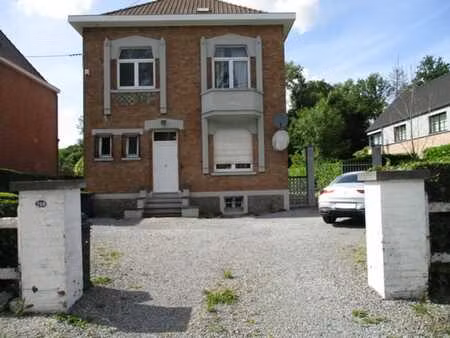 superbe villa contemporaine à proximité du shape.