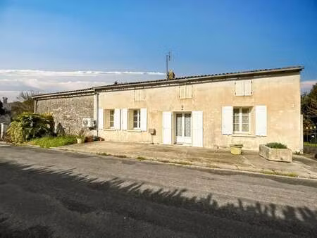 vente maison à montils (17800) : à vendre / 85m² montils