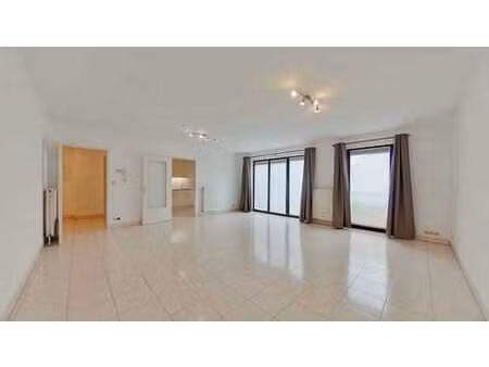 très bel appartement 2 chambres proche du centre ville