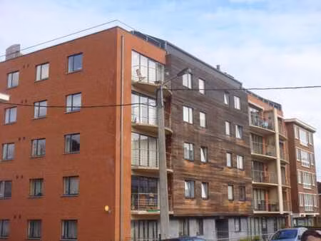 appartement remis à neuf dans résidence de standing