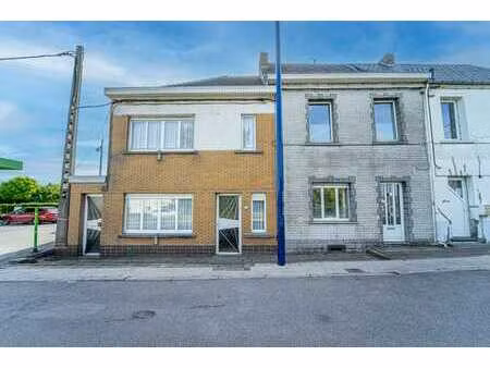 ensemble de 2 maisons avec entrepôt et parking