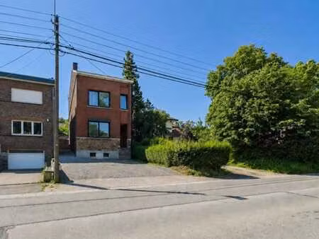 maison 3 chambres avec jardin garage et parking à moderniser