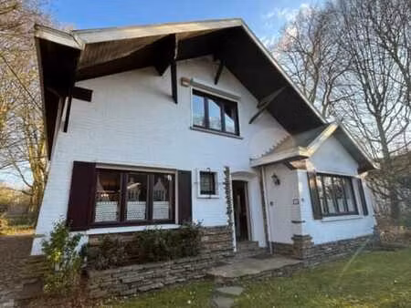 magnifique villa situee dans un quartier prise