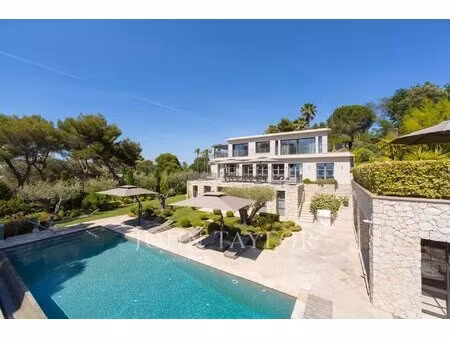 hauteurs de cannes splendide villa avec vue mer de rêve