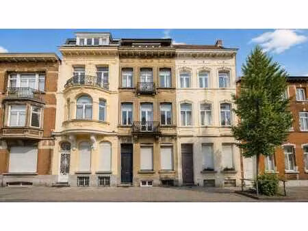 schaerbeek - immeuble : 3 appartements reconnus