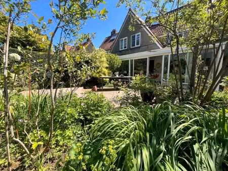jolie maison 3 façades superbe jardin-quartier roodebeek