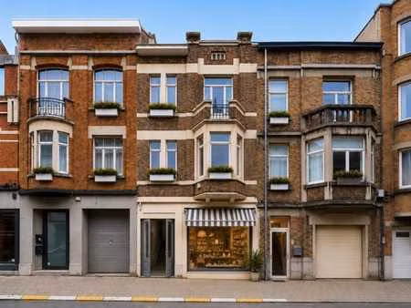 vanderkindere – immeuble mixte de caractère a renover