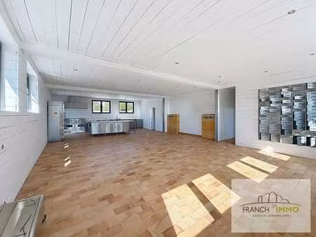 très grand loft de 186m2 atypique et très lumineux