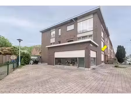 gelijkvloers appartement met 2-3 slaapkamers  terras 70 m² e