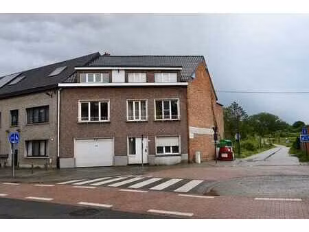 zeer ruime woning met mogelijk 5 slaapkamers !