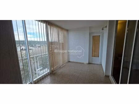 appartement de 109 m2 avec loggia dans résidence sécurisée