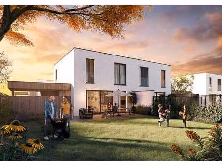 moderne halfopenwoning met carport en berging