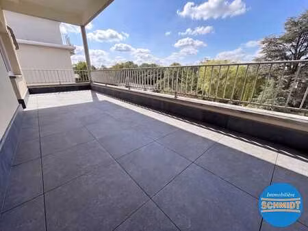 appart. 1 ch. renove avec terrasse 25 m² orientée sud