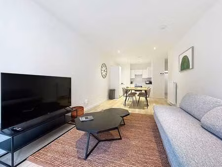 quartier européen! bel appartement meublé une chambre