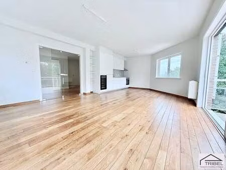 sublime apt rénové de 2ch + terrasse! top situation!