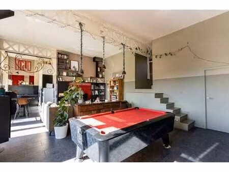 loft lumineux avec beaucoup de caractère