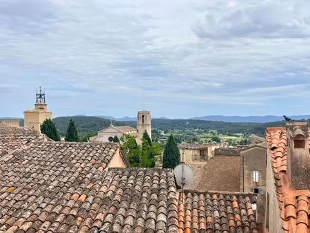 immeuble à vendre lorgues (83)