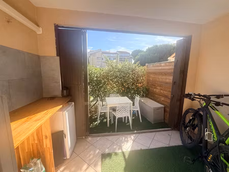 frejus studio en rez-de-jardin