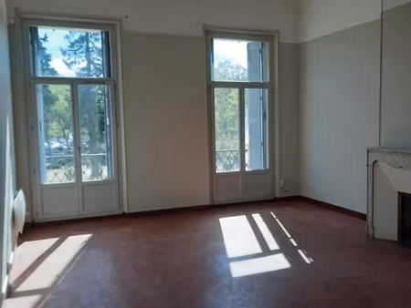location appartement 3 pièces 121 m² à draguignan (83300)