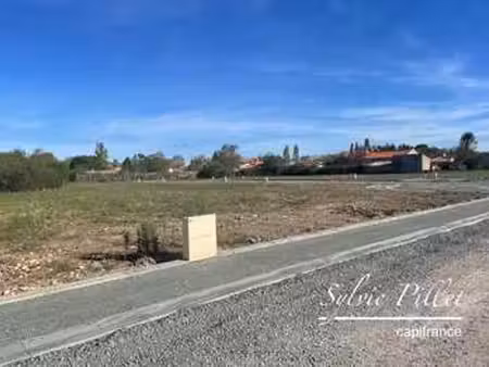 vente terrain à puyravault (85450) : à vendre / 439m² puyravault