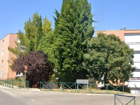location appartement 3 pièces 67 m² à valréas (84600)