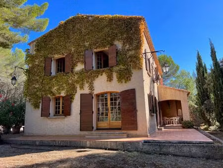 propriété à vendre à lambesc près d'aix en provence avec une belle pinède de 2.5 hectares