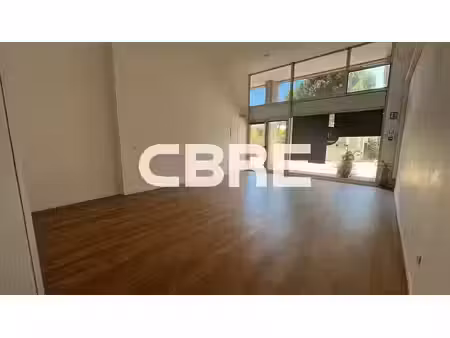 location bureau st laurent du var 99 m²