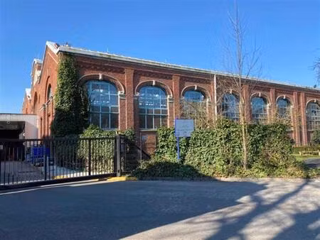 location bureau la madeleine 2 565 m²