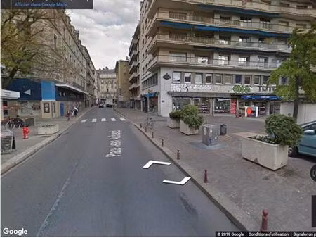 location commerce grenoble 1 080 m²