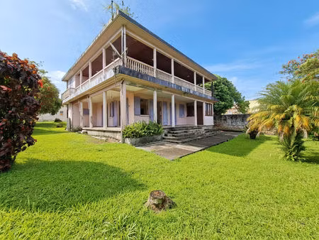 vente maison 7 pièces  210.10m²  le morne
