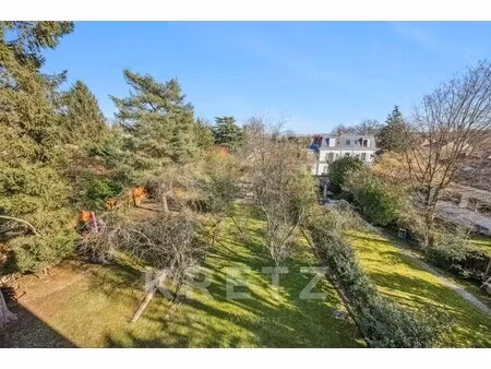 appartement de luxe à vendre à garches : 900 000 € | 155m²