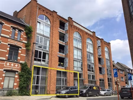 gelijkvloers loftkantoor in de voorhaven