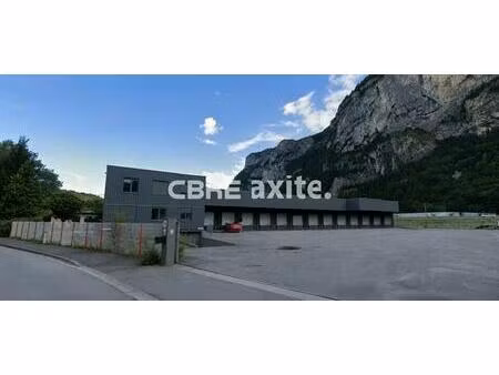 vente local d'activités magland 1 688 m²
