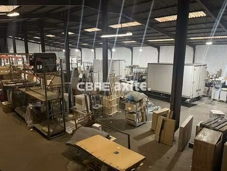 vente local d'activités saint pierre d albigny 1 127 m²