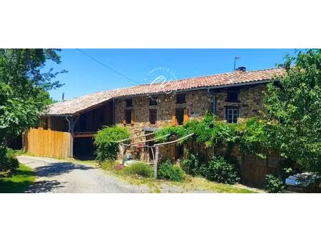 magnifique corps de ferme en pierre rénové de 3 hectares et deux habitations avec vue pano