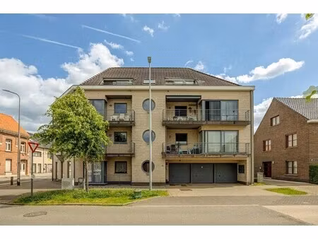 uitstekend gelegen gelijkvloersappartement met 2 slaapkamers & garage (99m²)