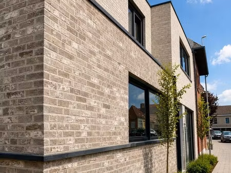 ruime en energiezuinige nieuwbouwwoning (e-peil 30) met tuin in sint-eloois-winkel