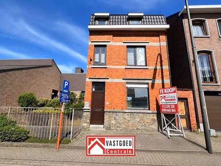 charmante gezinswoning met drie slaapkamers en tuin nabij het centrum van tongeren-borgloo