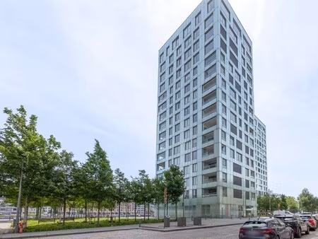 stijlvol appartement met terras aan het eilandje